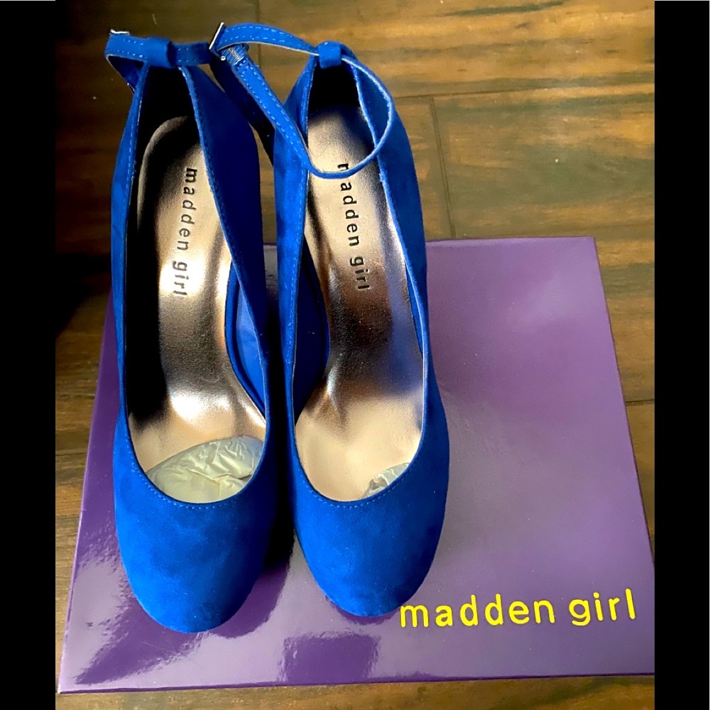 STEVE MADDEN WEDGES